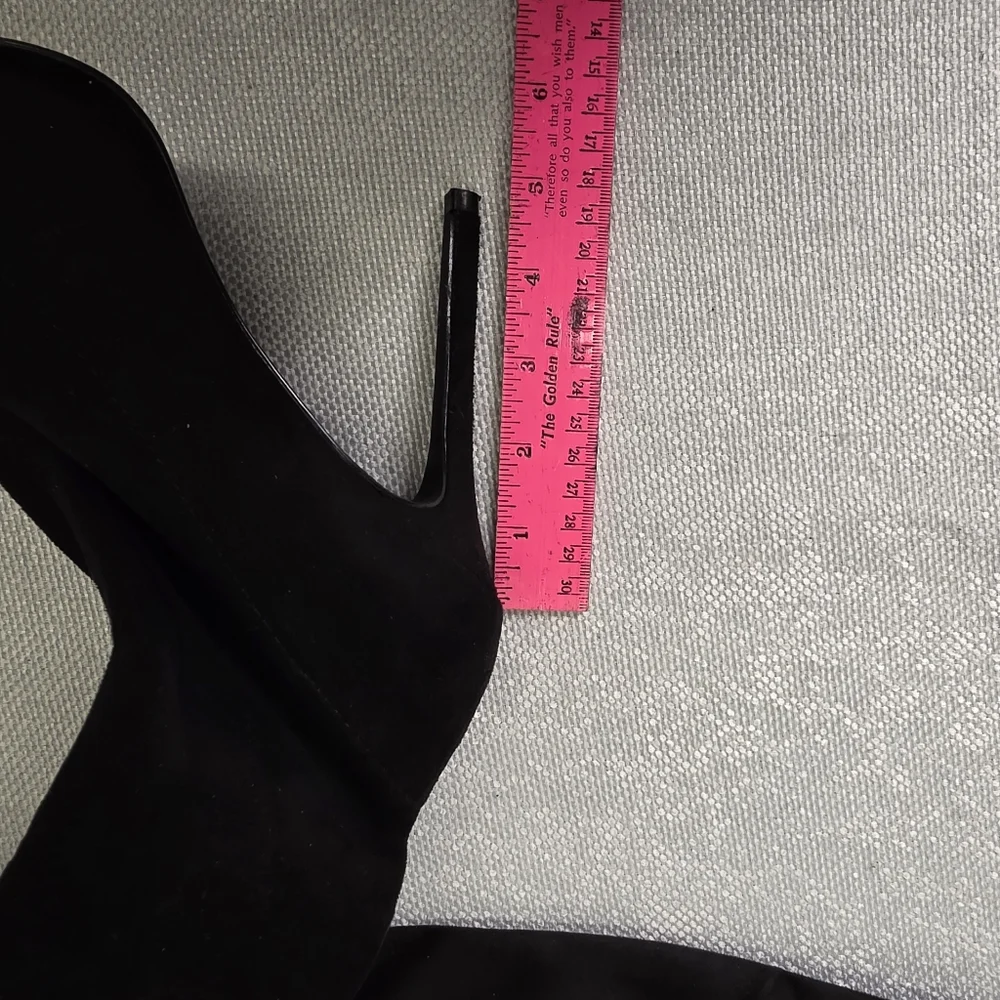 Fashion Nova chic black